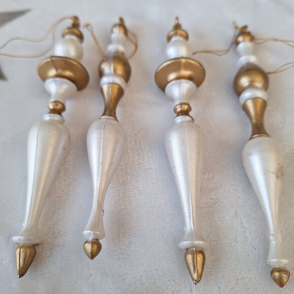 Vintage Lot of 8 Christmas Ornaments Plastic Teardrop White‎ & Gold Green & Red - Picture 3 of 4